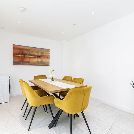 Luxury Spacious Flat With Communal Gardens And Parking Londra Esterno foto
