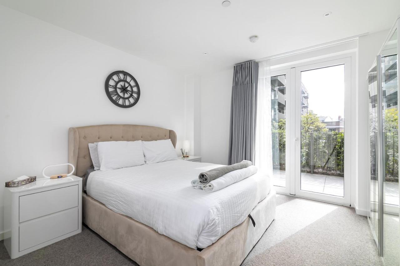 Luxury Spacious Flat With Communal Gardens And Parking Londra Esterno foto