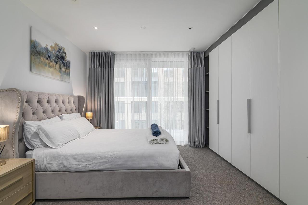 Luxury Spacious Flat With Communal Gardens And Parking Londra Esterno foto